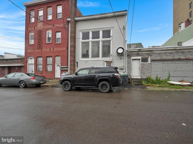 30 W CENTRE ST, Mahanoy City, PA 17948