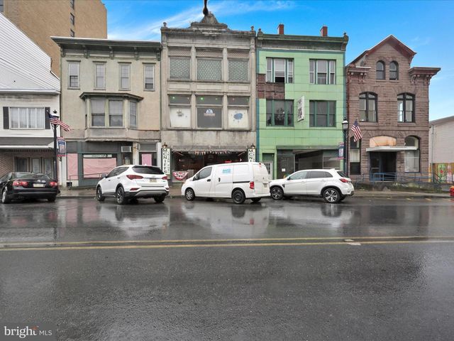 30 W CENTRE ST, Mahanoy City, PA 17948