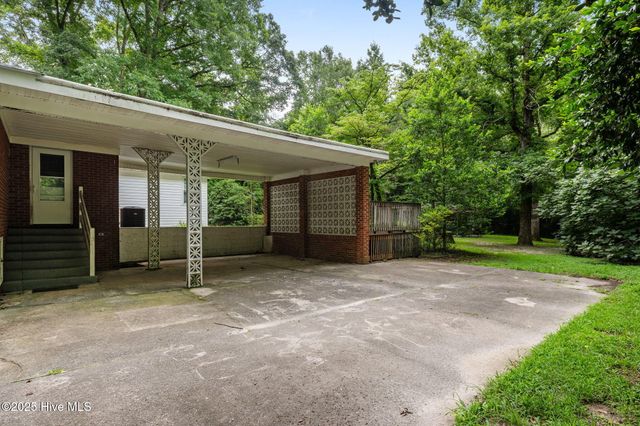 2506 Madison Circle, Greenville, NC 27858