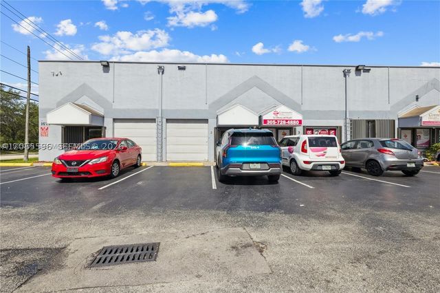 1671 W 37th St 2, Hialeah, FL 33012
