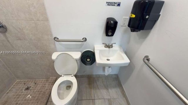 1671 W 37th St 2, Hialeah, FL 33012