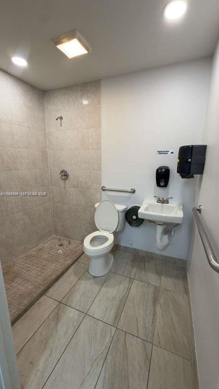 Image 18 of property listing at 1671 W 37th St 2, Hialeah, FL 33012
