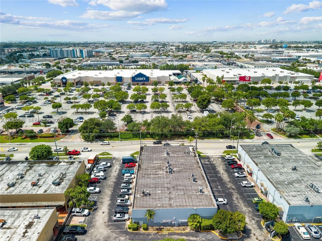 Image 6 of property listing at 1671 W 37th St 2, Hialeah, FL 33012