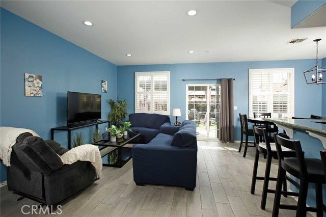 13280 Dronfield 21, Sylmar (los Angeles), CA 91342