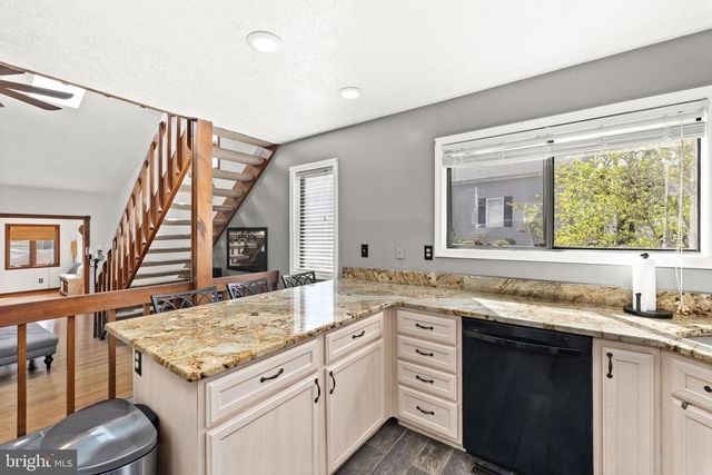 128 HARRISON CIR, Locust Grove, VA 22508