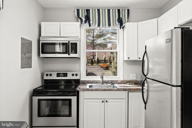 128 HARRISON CIR, Locust Grove, VA 22508