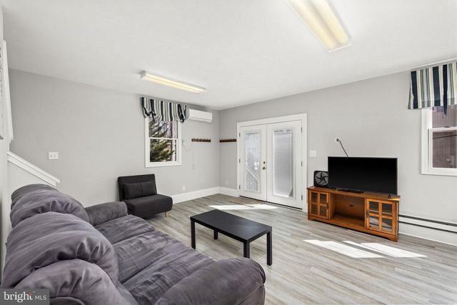 128 HARRISON CIR, Locust Grove, VA 22508