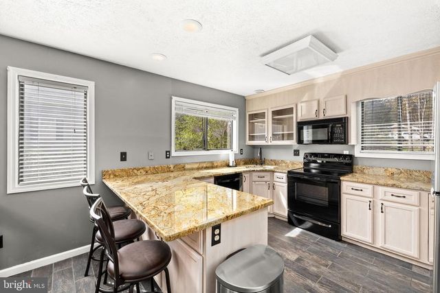 128 HARRISON CIR, Locust Grove, VA 22508