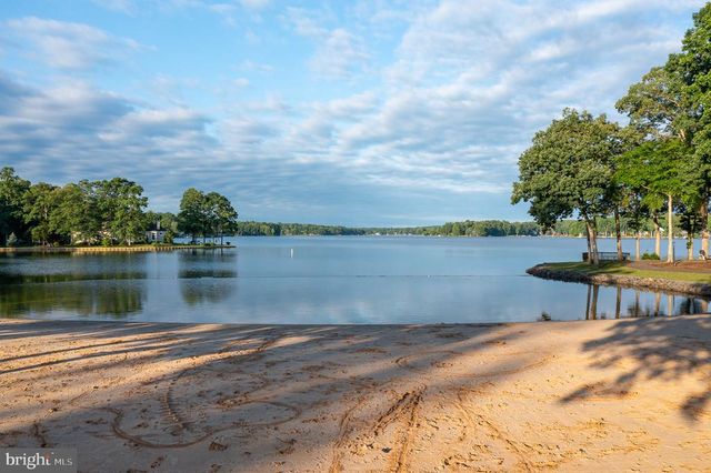 128 HARRISON CIR, Locust Grove, VA 22508