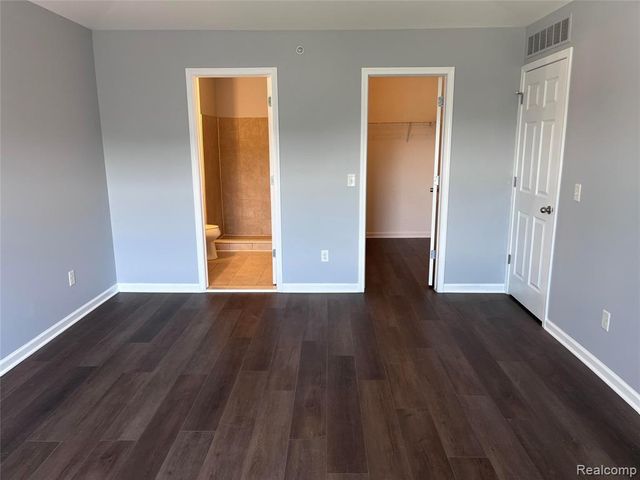 2604 Riversedge Drive 10, Saline, MI 48176