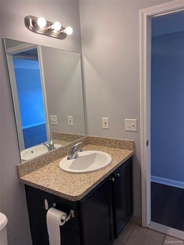 2604 Riversedge Drive 10, Saline, MI 48176