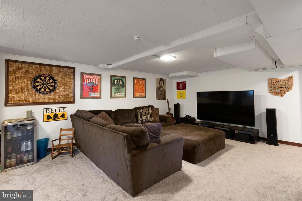 3252 HOLLY HILL DR, Falls Church, VA 22042