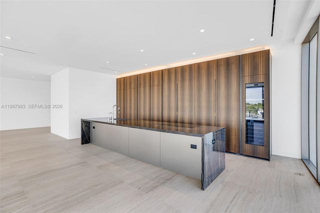 5 Grove Isle Dr S 504, Coconut Grove, FL 33133