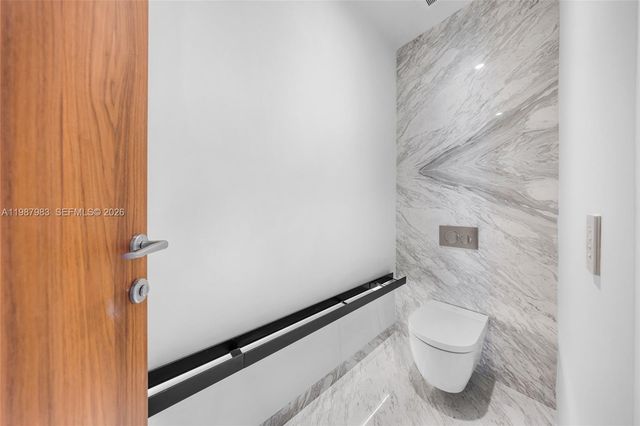 5 Grove Isle Dr S 504, Coconut Grove, FL 33133