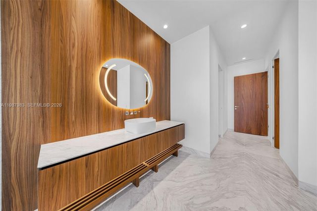 5 Grove Isle Dr S 504, Coconut Grove, FL 33133