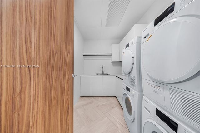 5 Grove Isle Dr S 504, Coconut Grove, FL 33133