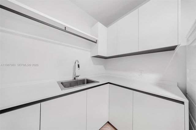 5 Grove Isle Dr S 504, Coconut Grove, FL 33133