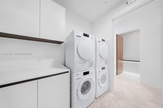 5 Grove Isle Dr S 504, Coconut Grove, FL 33133