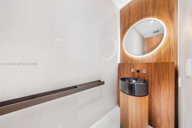 5 Grove Isle Dr S 504, Coconut Grove, FL 33133