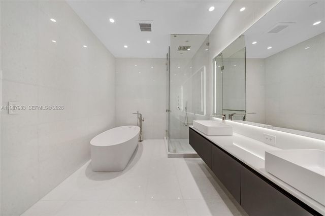 5 Grove Isle Dr S 504, Coconut Grove, FL 33133