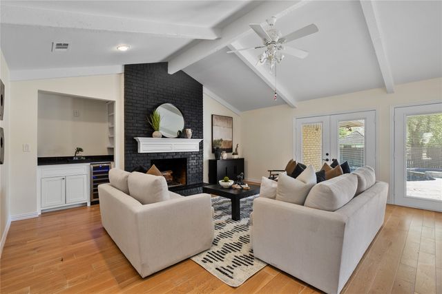 2125 Lakecrest Drive, Grapevine, TX 76051