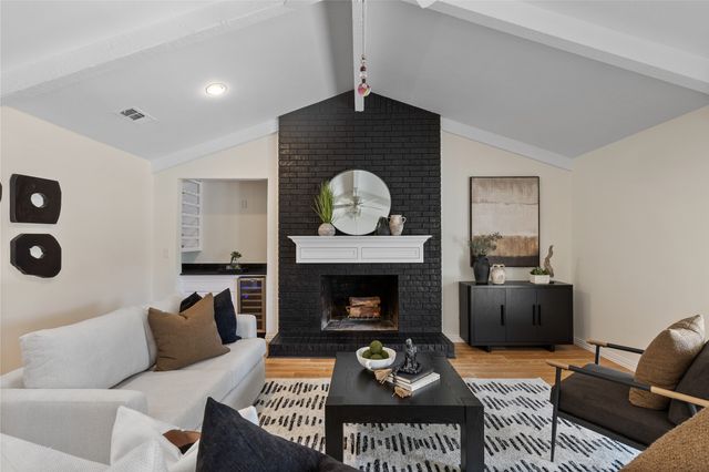 2125 Lakecrest Drive, Grapevine, TX 76051