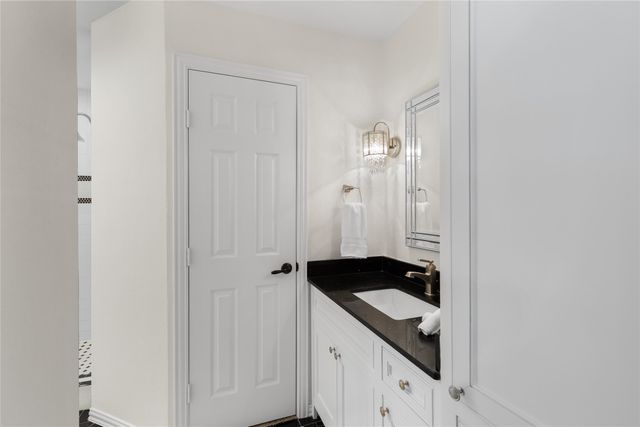 2125 Lakecrest Drive, Grapevine, TX 76051