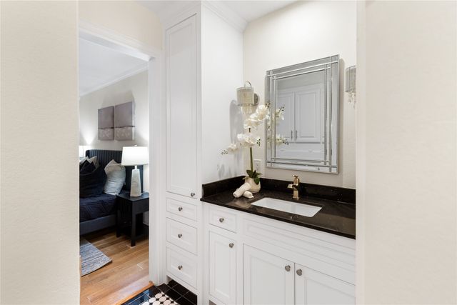 2125 Lakecrest Drive, Grapevine, TX 76051