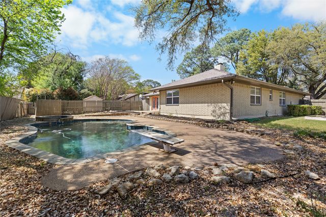 2125 Lakecrest Drive, Grapevine, TX 76051