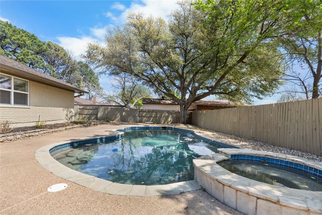 2125 Lakecrest Drive, Grapevine, TX 76051