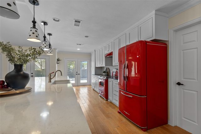 2125 Lakecrest Drive, Grapevine, TX 76051