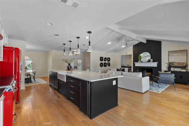 2125 Lakecrest Drive, Grapevine, TX 76051