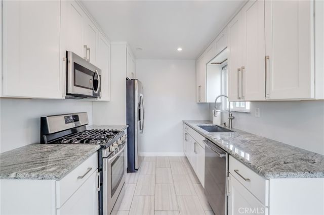 205 13th Street D, Huntington Beach, CA 92648