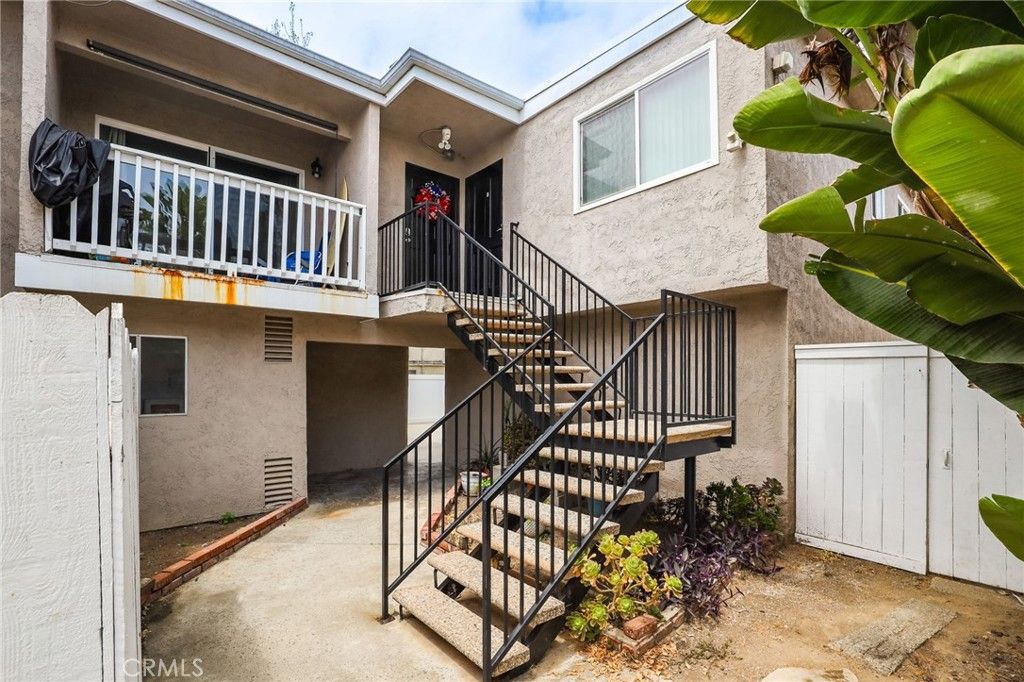 205 13th Street D, Huntington Beach, CA 92648