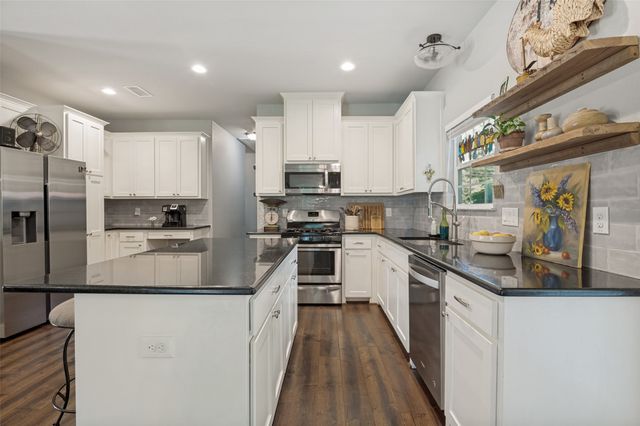 105 W Adkins Street, Seagoville, TX 75159