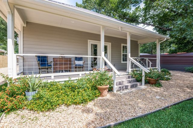 105 W Adkins Street, Seagoville, TX 75159