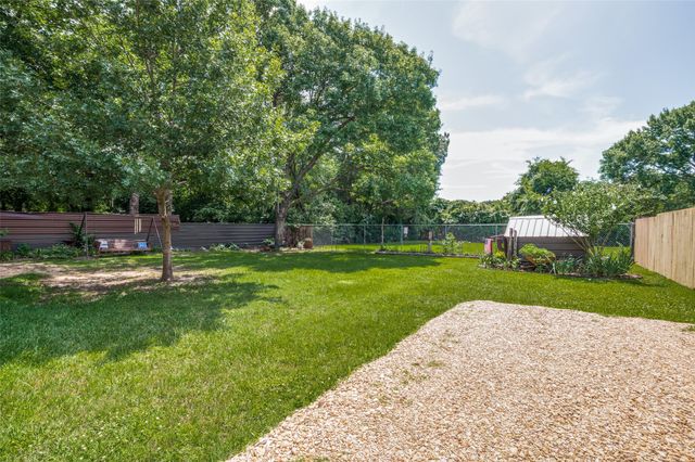 105 W Adkins Street, Seagoville, TX 75159