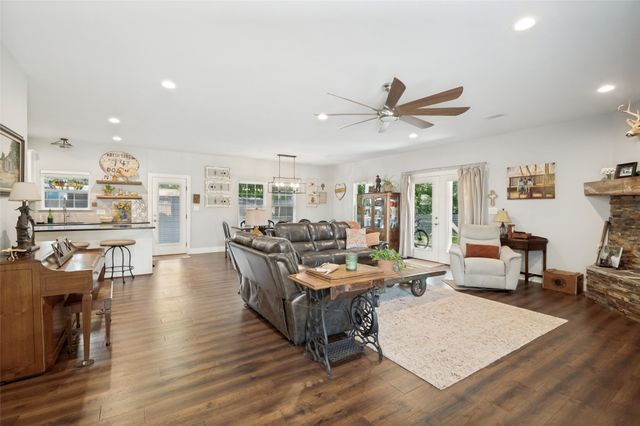 105 W Adkins Street, Seagoville, TX 75159