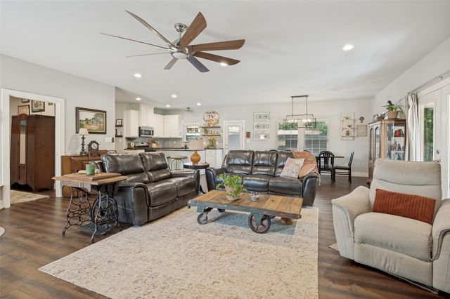 105 W Adkins Street, Seagoville, TX 75159