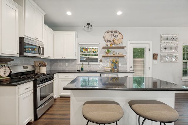 105 W Adkins Street, Seagoville, TX 75159