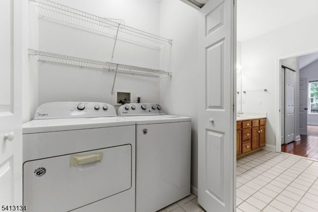 1331 Eagles Nest Ct, Lopatcong Twp., NJ 08886