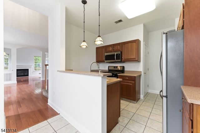 1331 Eagles Nest Ct, Lopatcong Twp., NJ 08886