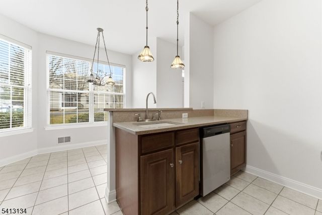 1331 Eagles Nest Ct, Lopatcong Twp., NJ 08886