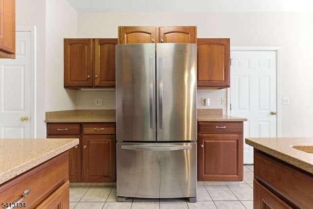 1331 Eagles Nest Ct, Lopatcong Twp., NJ 08886