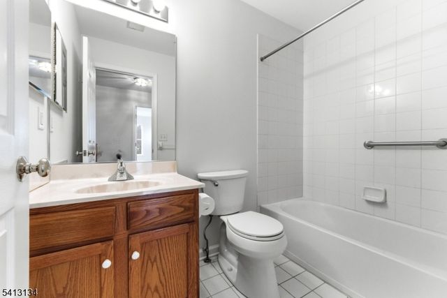 1331 Eagles Nest Ct, Lopatcong Twp., NJ 08886