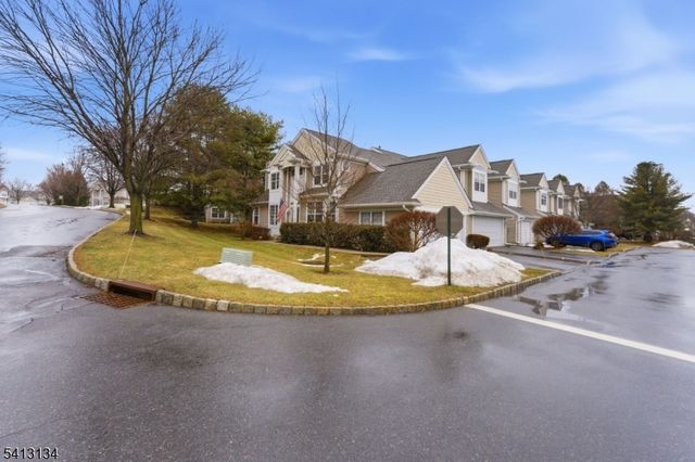1331 Eagles Nest Ct, Lopatcong Twp., NJ 08886