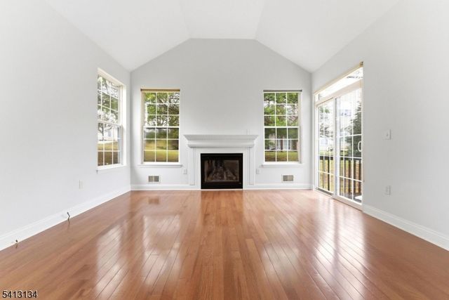 1331 Eagles Nest Ct, Lopatcong Twp., NJ 08886