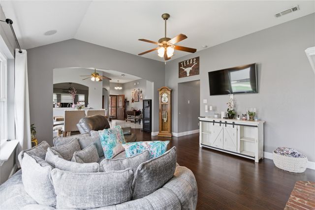 113 Forest Glen Drive, Mansfield, TX 76063