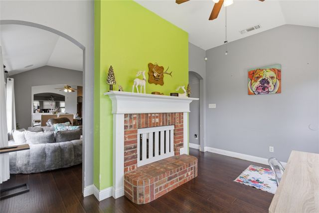 113 Forest Glen Drive, Mansfield, TX 76063
