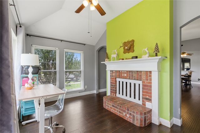 113 Forest Glen Drive, Mansfield, TX 76063